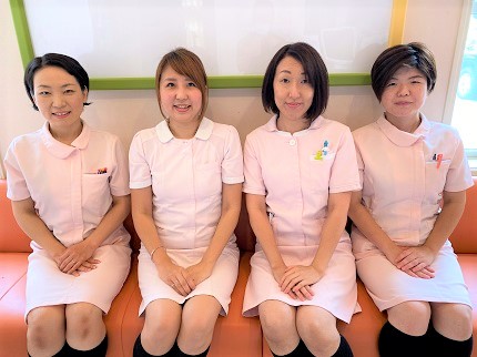 スタッフ4名